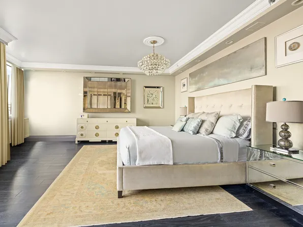 120 Riverside Boulevard image 8 of 18