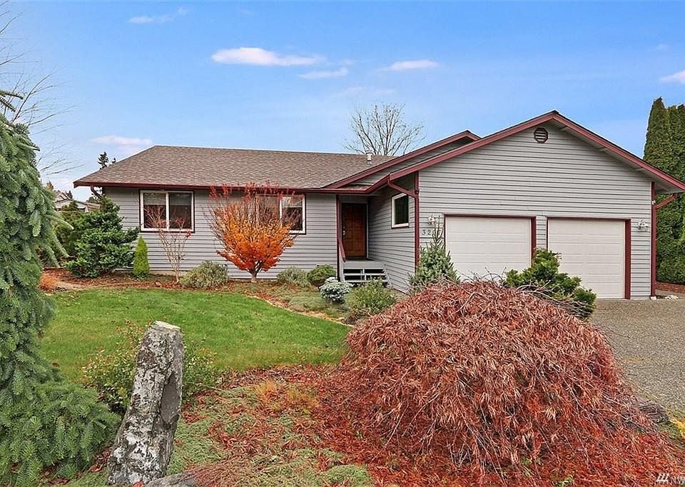 1st image of 3207 203rd St SW