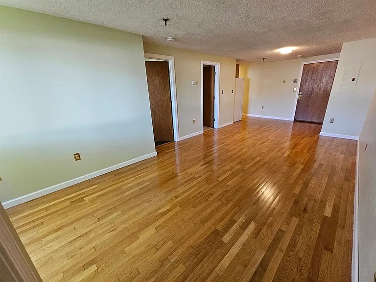 35 Prospect St #215 — Photo 4