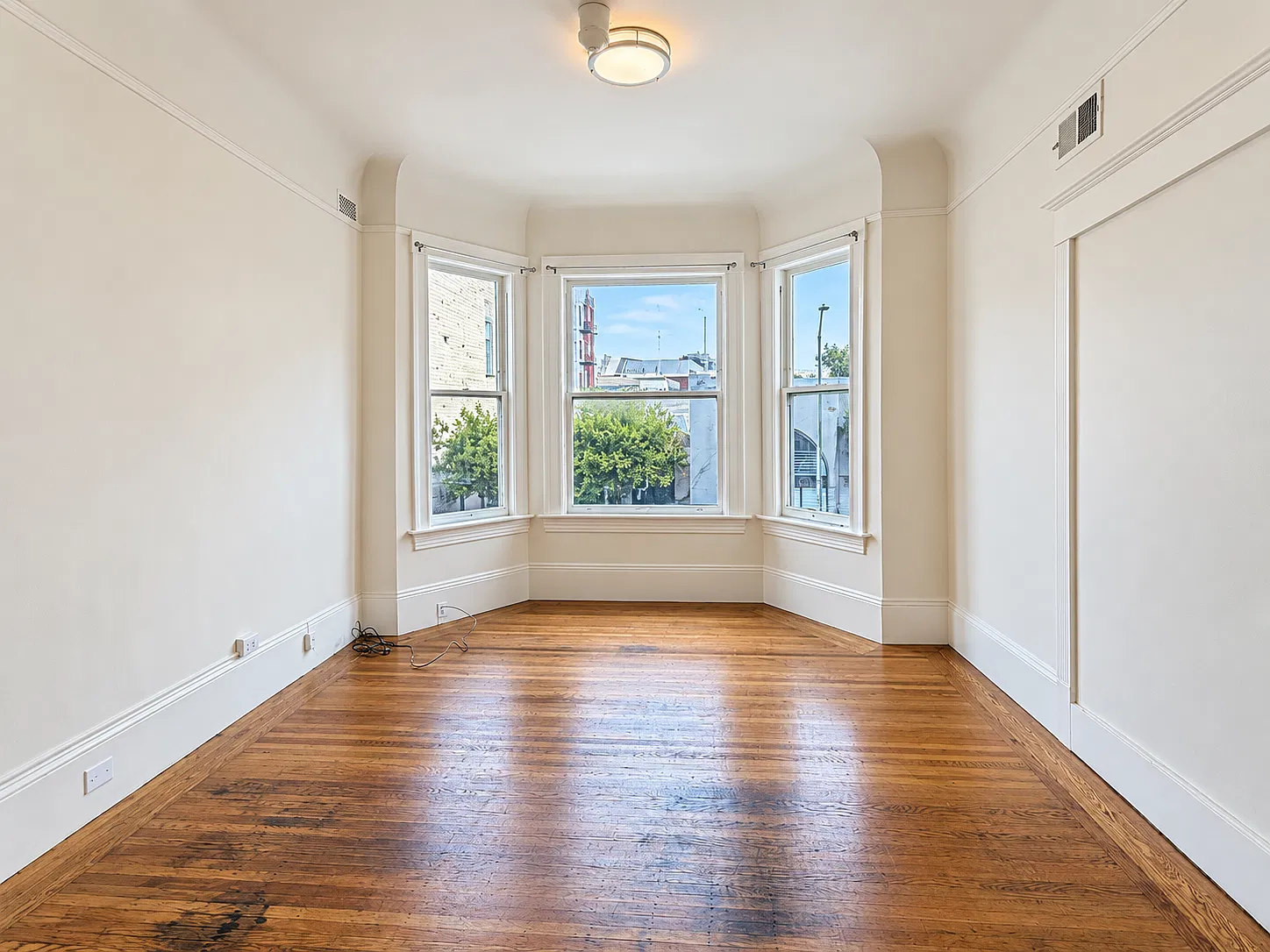 Studio, 150 sqft, $1,795 — Photo 3