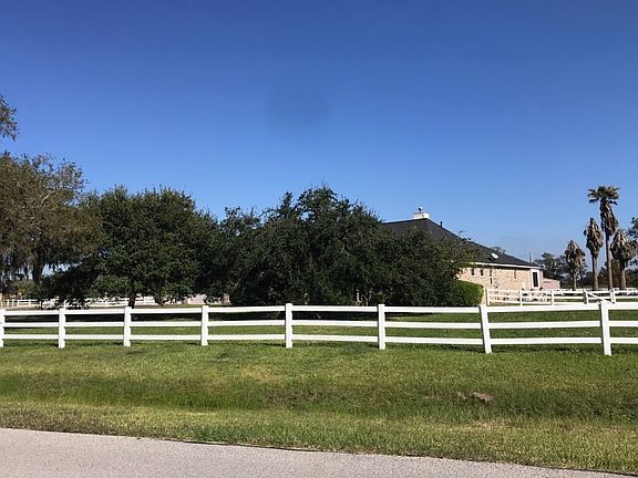 2nd image of 7103 Savannah Glen Ln