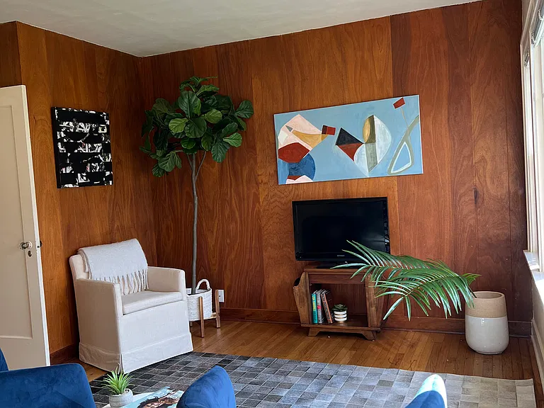 livingroom entry