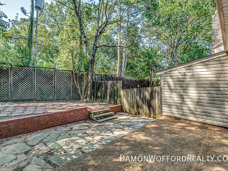 1435 Roxbury Ct — Photo 8
