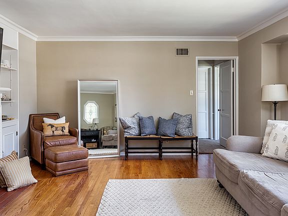 4th image of 358 N Bowling Green Way