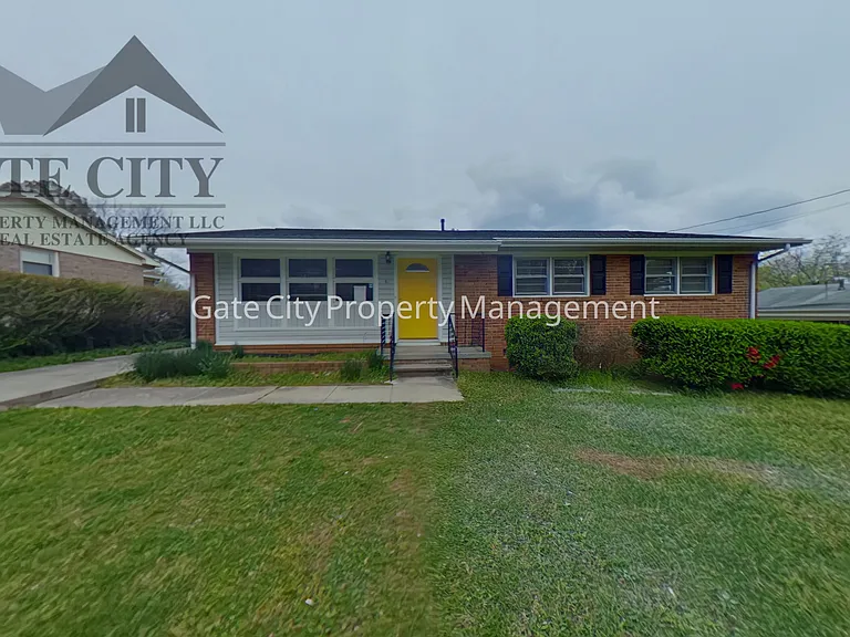 611 Mobile St — Photo 1