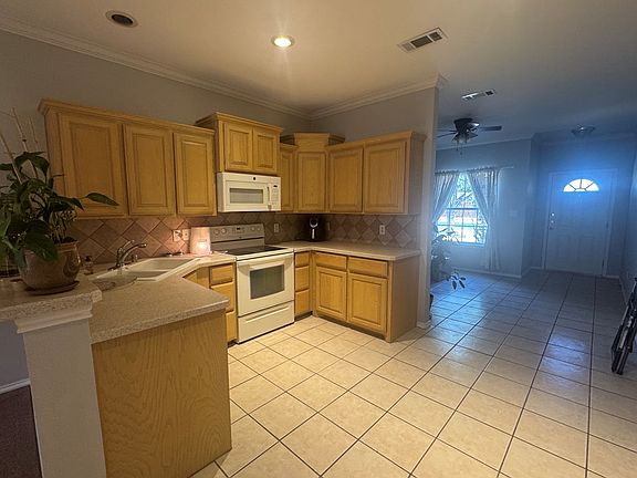 2nd image of 4519 Crockett Ave