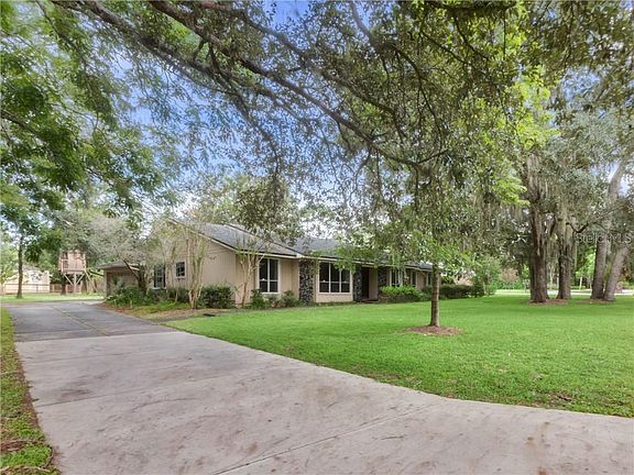2nd image of 155 Wisteria Dr