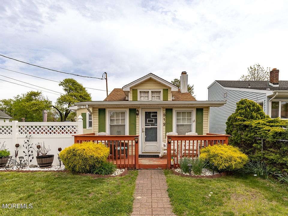 1st image of 312 Elmwood Drive