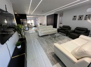 39 SE 7th St, Dania, FL 33004