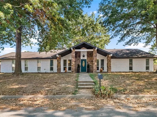 303 Turtle Creek Dr, Rogers, AR 72756