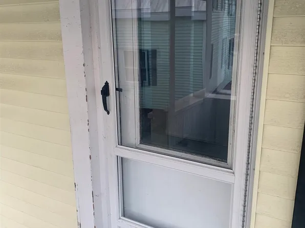 22 Spring St, Somersworth, NH 03878