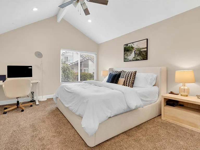 10618 Esmeraldas Dr — Photo 21