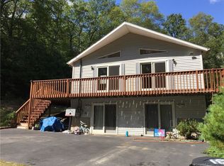 187 Cranberry Pond Rd, Norwich, CT 06360