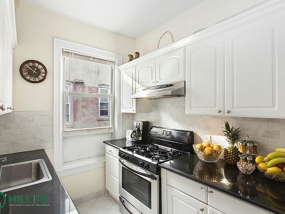 5th image of 2236 35th St