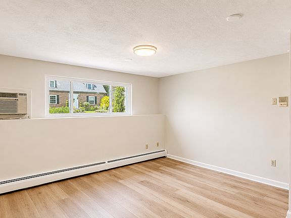 2nd image of 203 Lexington Ave APT 1