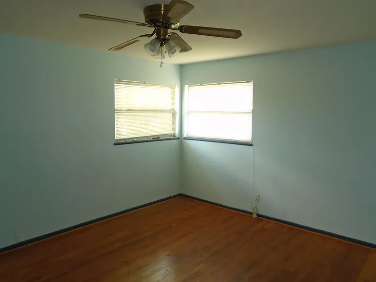 3600 N Prospect Ave — Photo 9