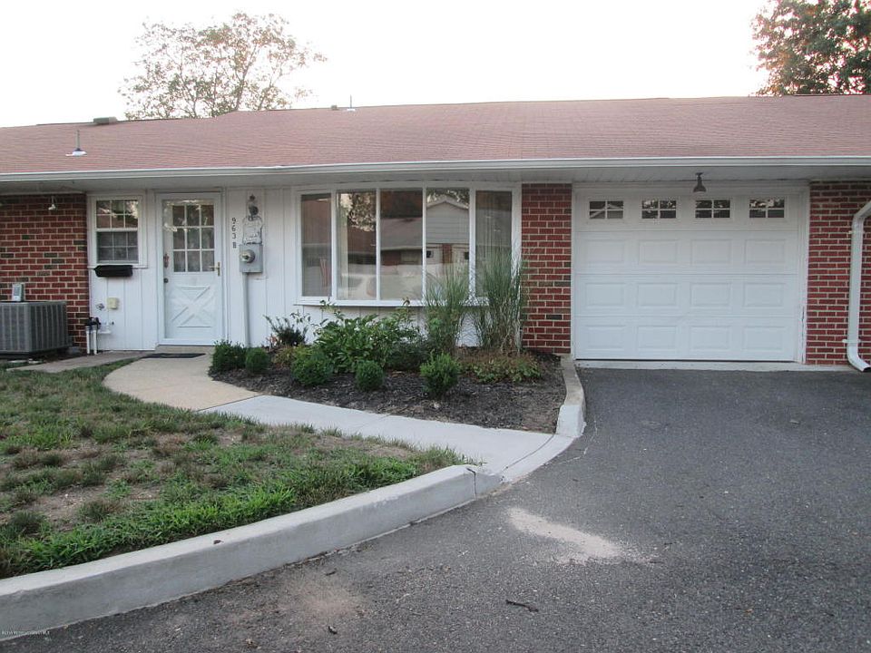 1st image of 963B Argyll Cir