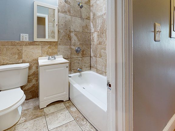 3rd image of 229 Washington St Unit 3