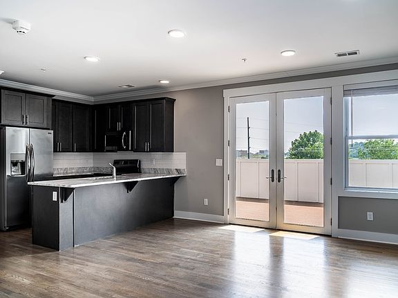 5th image of 4405 Kentucky Ave #401