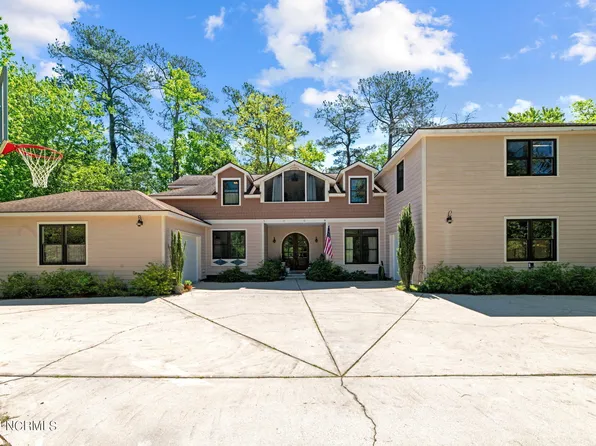 1008 Somerset Court, Trent Woods, NC 28562