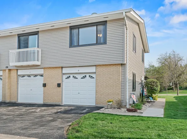 124 Fairlane Ct APT D, Bloomingdale, IL 60108