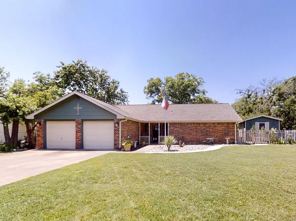 4008 Sioux Ct, Granbury, TX 76048