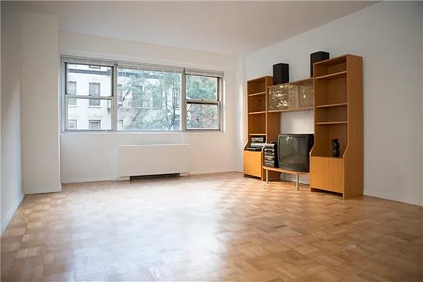 Rented by Nest Seekers International | media 19