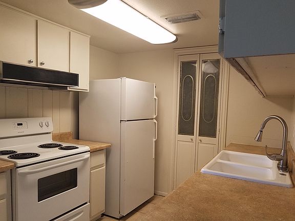 4th image of 1026 E Redfield Rd