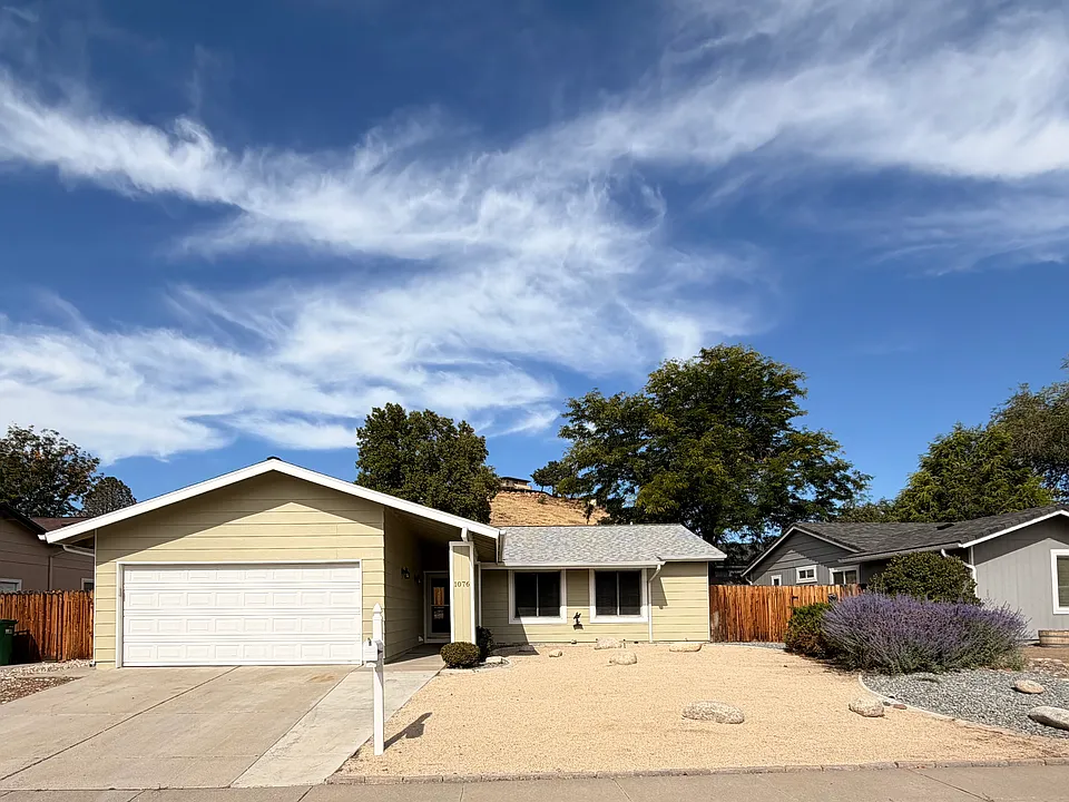 1076 Palmwood Dr
