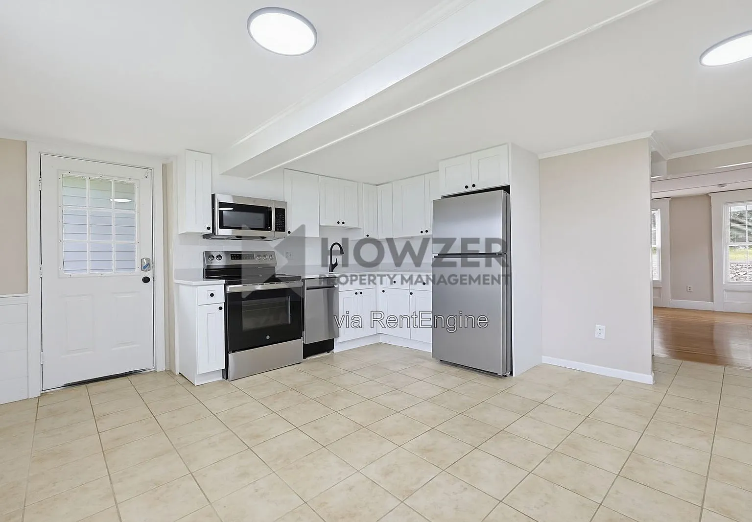 1019 Main St — Photo 2