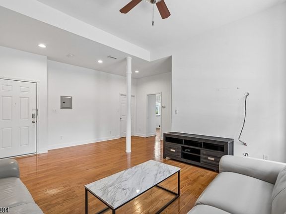 2nd image of 1 Grant St