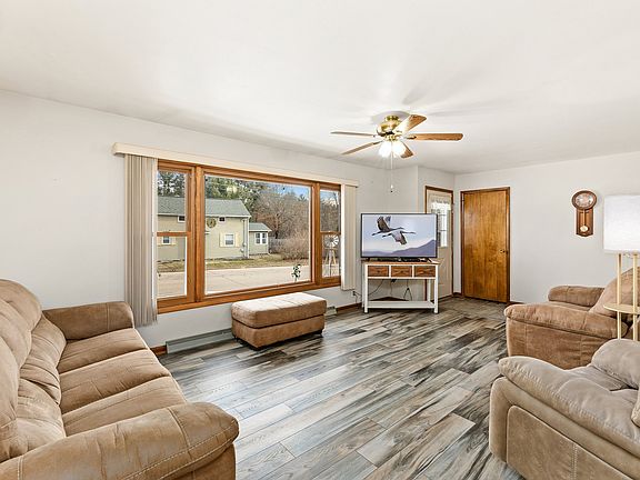 3rd image of 804 Golf Road