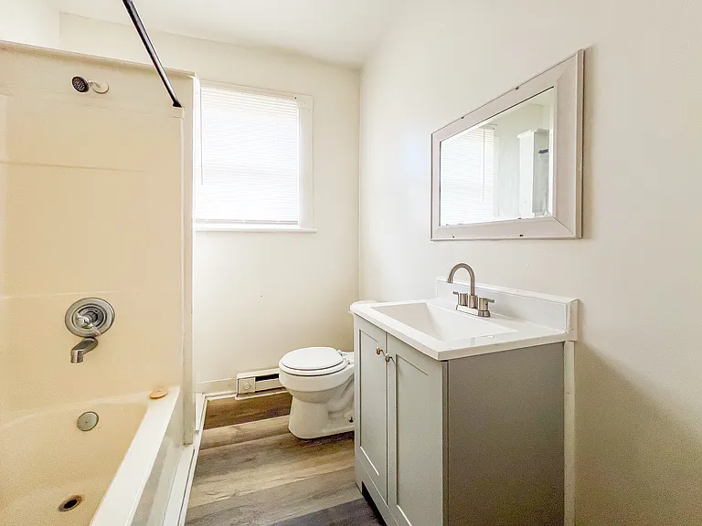 1102 Custer St — Photo 8