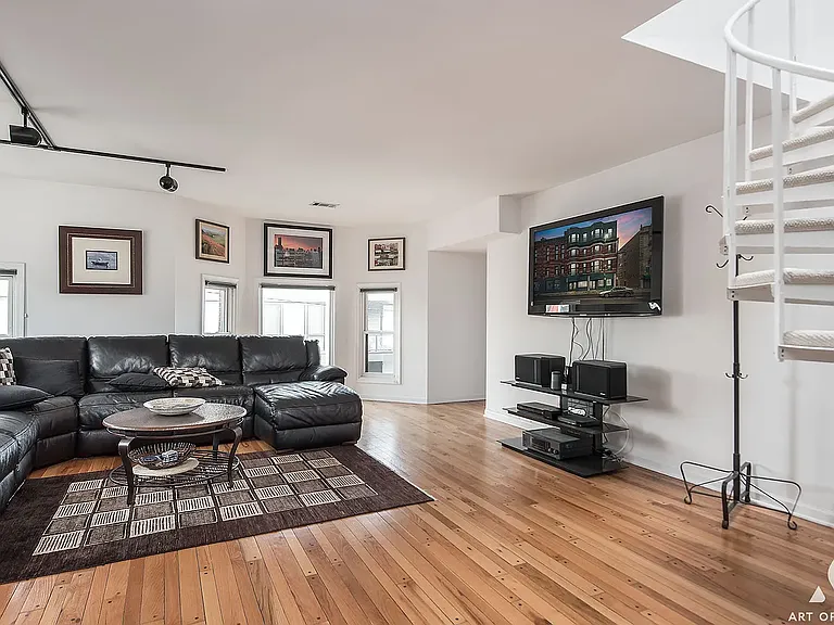 1201 W Diversey Pkwy #3A — Photo 8