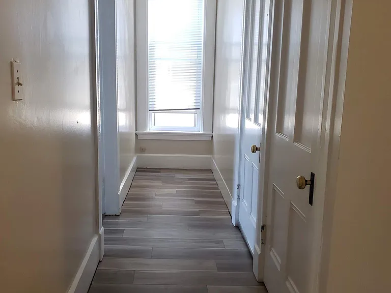 4414 Franklin Blvd #3 — Photo 4