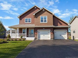 124 Larochelle St, Dieppe, NB E1A 8Y5