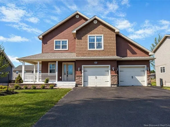 124 Larochelle St, Dieppe, NB E1A 8Y5