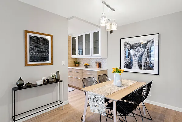 Sold by Compass | media 21