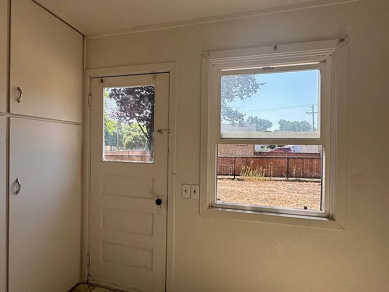 407 N Lincoln St — Photo 11