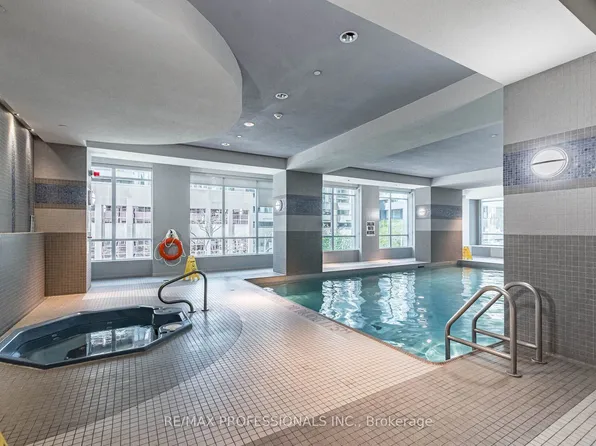 763 Bay St, Toronto, ON