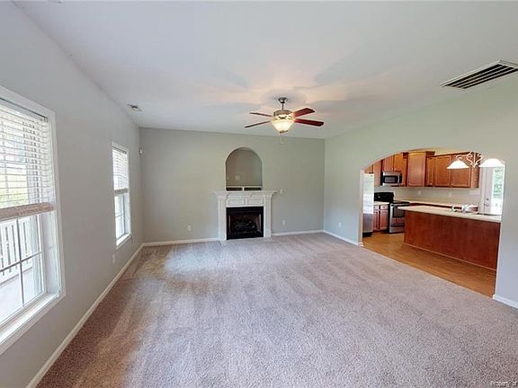4th image of 220 Woodland Dr