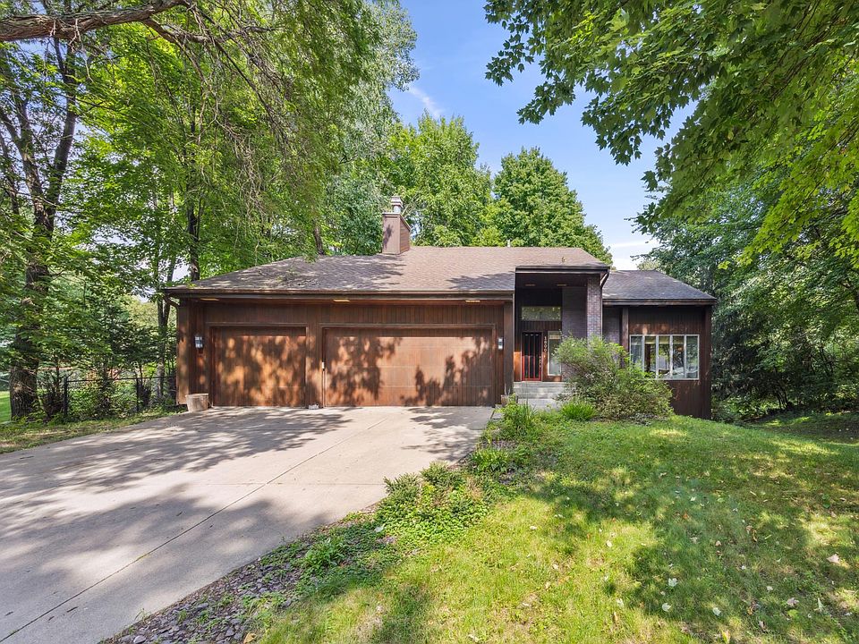 1st image of 1800 Estates Trl