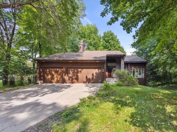 1800 Estates Trl, Burnsville, MN 55306