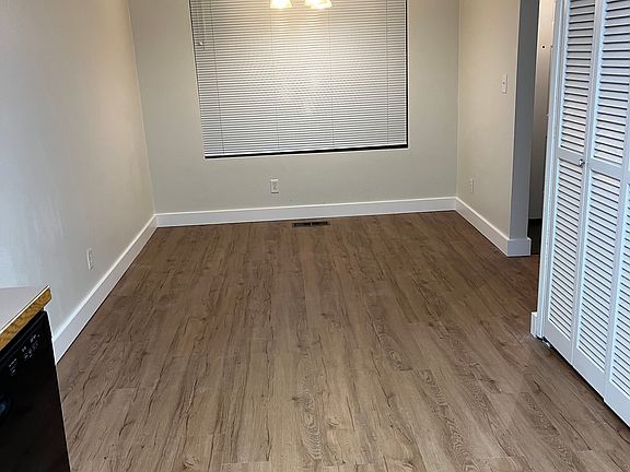 Dining area adjacent to the kitchen