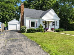 1515 Cambridge Dr, Kalamazoo, MI 49001