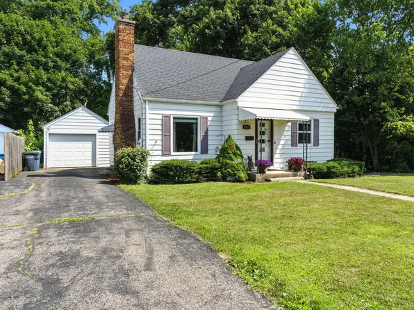 1515 Cambridge Dr, Kalamazoo, MI 49001