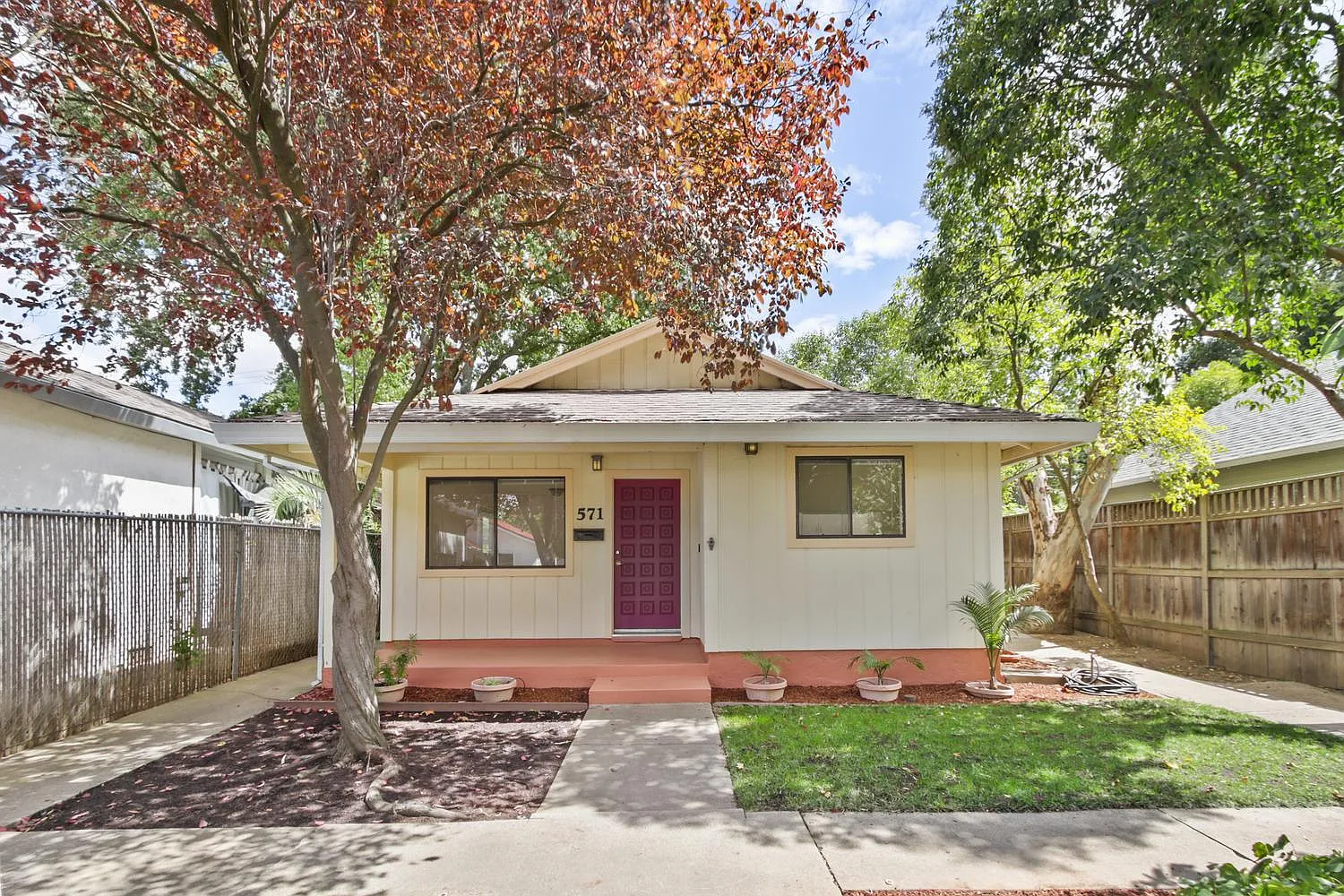 2 bed, 900 sqft, $2,700 — Photo 2