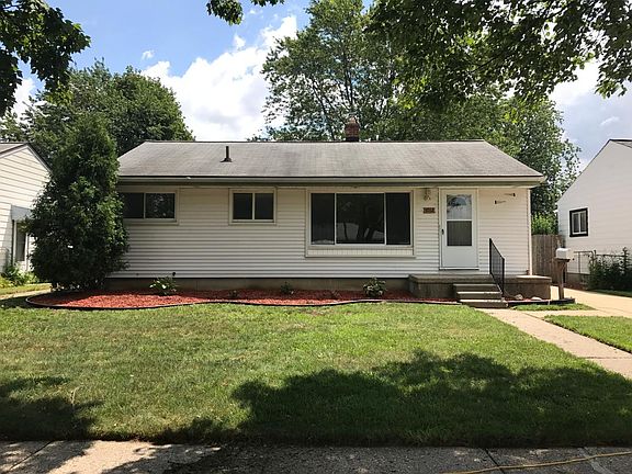 3rd image of 1012 Helen St