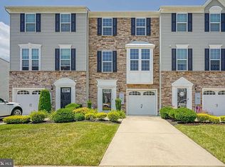 40 Village Green Ln, Sicklerville, NJ 08081