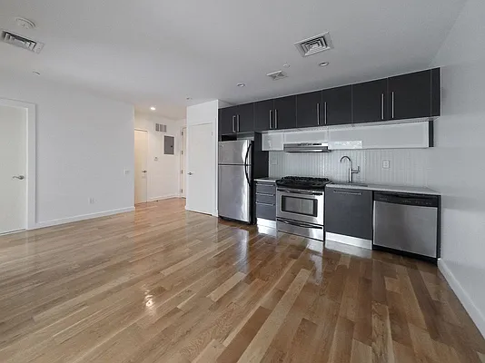 Rented by Cyberapts Management | media 8